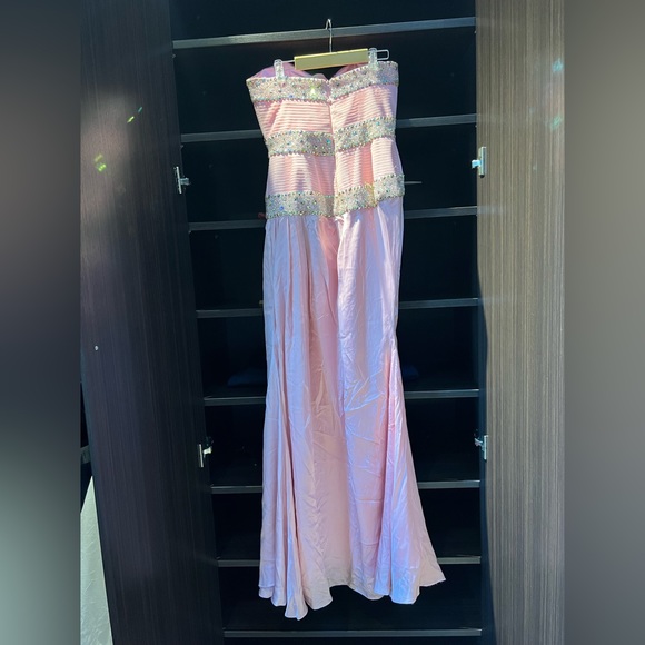 Silk strapless evening gown - Picture 3 of 5